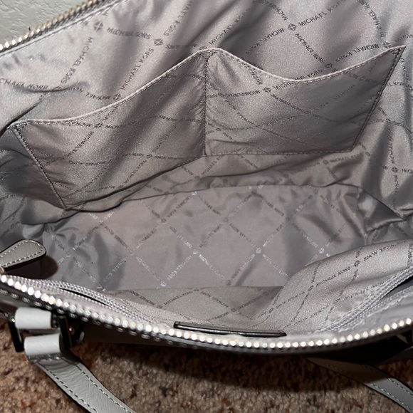 Michael Kors Jet Set East West Logo Charm Saffiano Leather Tote Bag - Picture 5 of 7